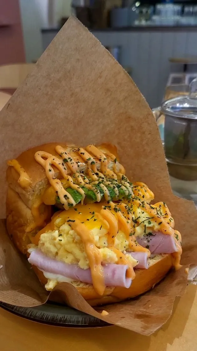 Brekkie 44