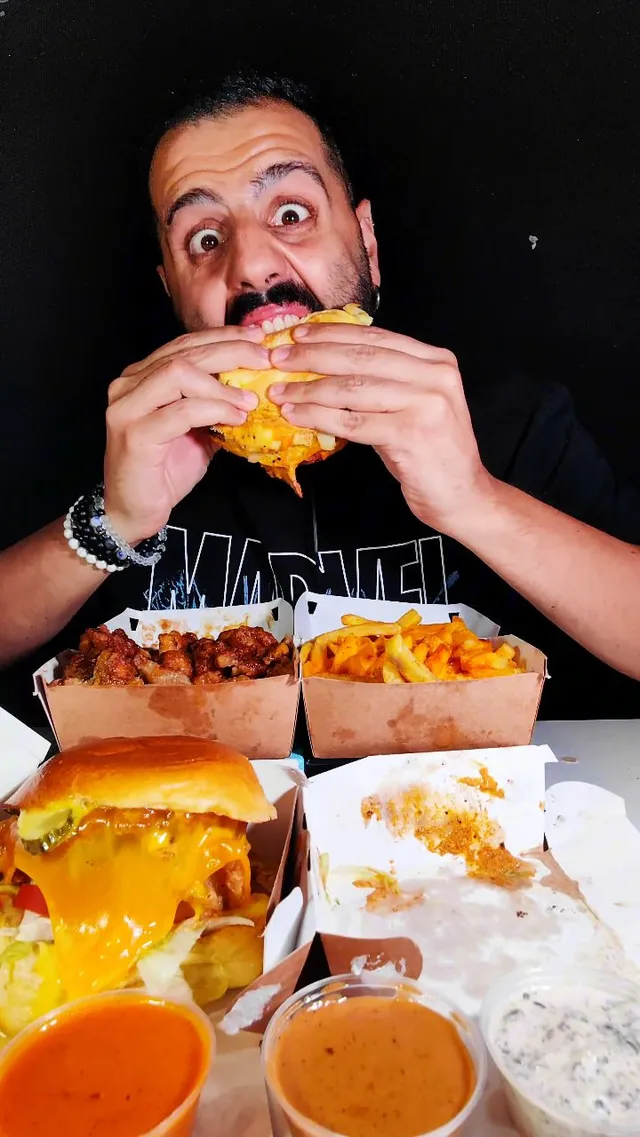 Burger Heroes Food Truck