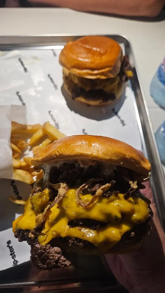 Hipsters Smashed Burgers